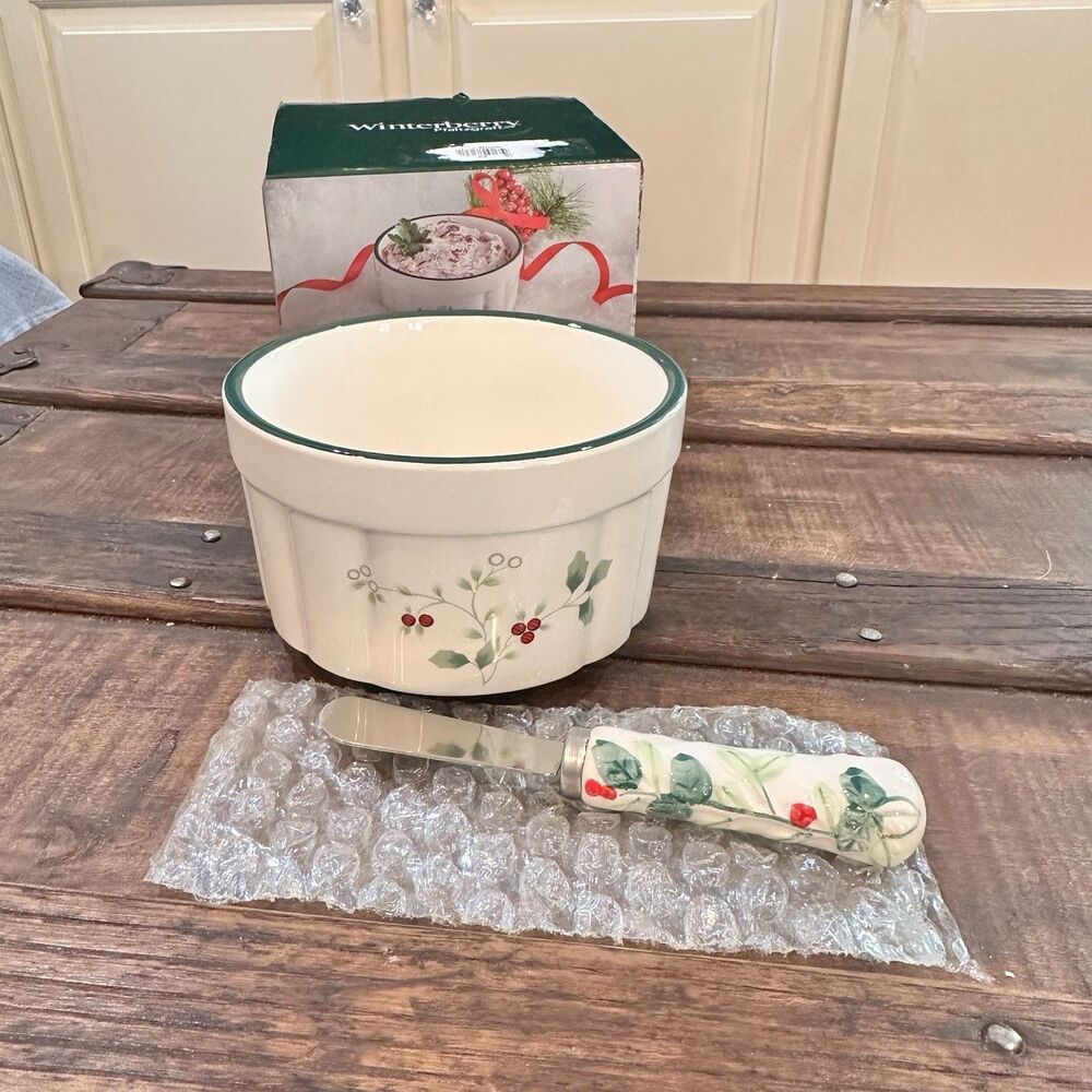 Pfaltzgraff Winterberry Dip Set Bowl & Cheese Spreader Holiday Christmas New